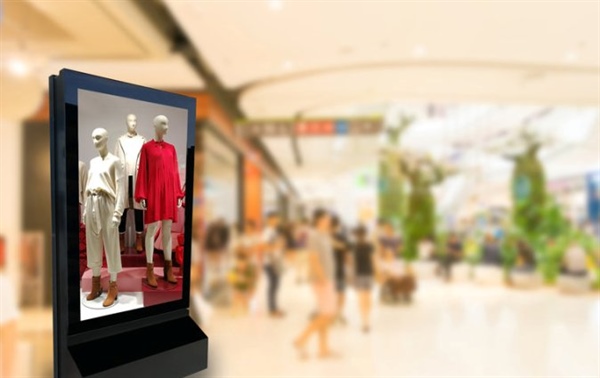 The Personalization of Modern Digital Signage Displays